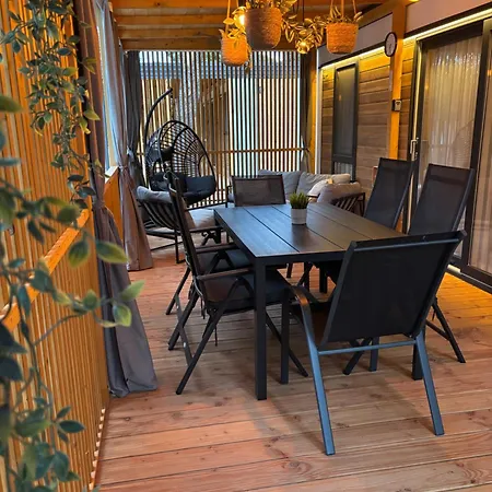 Kemp Hary House Mobile